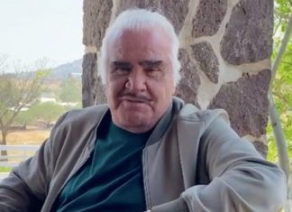 Alejandro Fernández y su madre cantan para Vicente Fernández