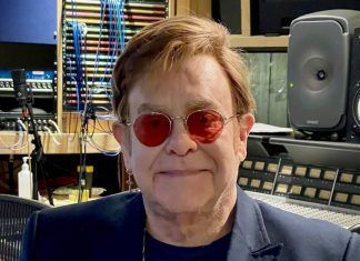 Elton John rindió tributo a Selena