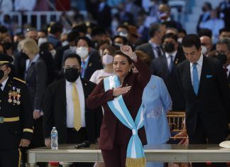 Xiomara Castro juró como nueva presidenta de Honduras