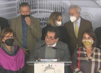Periodistas abandonan conferencia de prensa de senadores morenistas