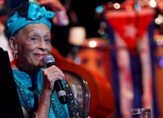 Omara Portuondo, anunció su despedida de los escenarios