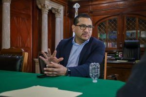 Michoacán / Atacan a presidente municipal de Chilchota