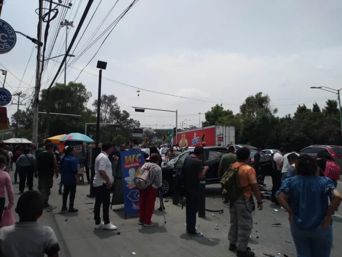 choque-metrobus-caminero-camion-cdmx