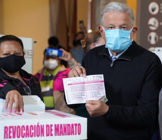 AMLO acude a participar en Revocación de Mandato