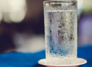 Artículo / Beber agua derretida