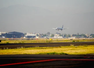 AMLO aseguró que “no hay ningún problema” en el rediseño del espacio aéreo