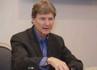 Se Comenta Solo Con… / La salida de Enrique