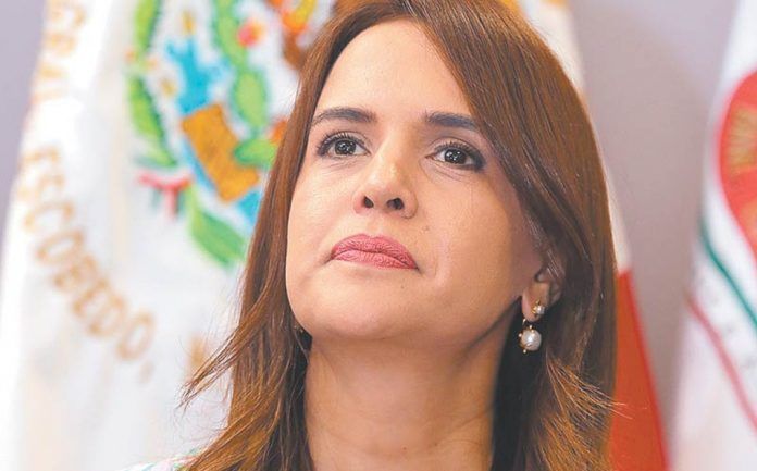 clara-luz-flores-buscara-atender