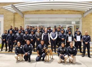 Entrega Sergio Baños motopatrullas y estímulos a policías de Pachuca