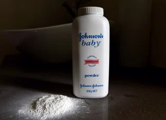 Johnson & Johnson suspenderá venta de talcos para bebé
