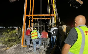 Coahuila / Logran bajar siete metros de profundidad para salvar a mineros