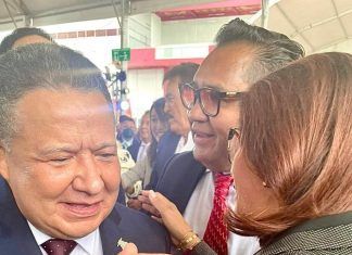 Acude Mariela Gutiérrez a la Toma de Protesta de Julio Menchaca