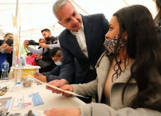 Acerca Sergio Baños empleo a las y los pachuqueños