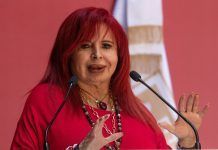 Entresemana / Se llama Layda Elena… emperatriz de la mar calma