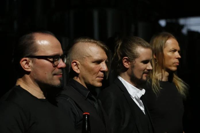 apocalyptica-confia-en-los-jovenes-para-mantener-vivo-el-rock-2