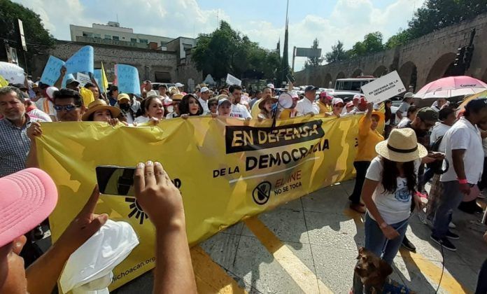 Inicia-la-marcha-El-INE-no-se-toca-en-Morelia-1160x700
