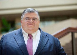 Se Comenta Solo Con… / Carstens