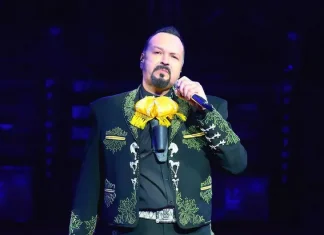 Pepe Aguilar dio positivo a Covid-19