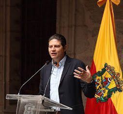Poder Público / No hay duda, Poncho va
