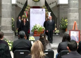 Puebla / Rinden homenajes póstumos a Miguel Barbosa