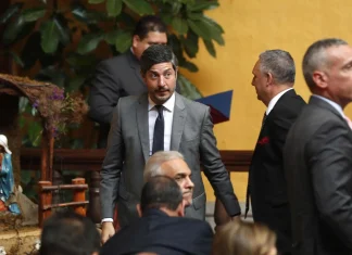 AMLO llamó patriota a embajador de México en Perú