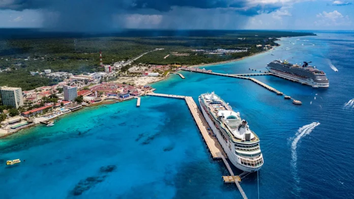 crucero-en-puerto-mexicano