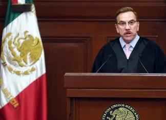 AMLO arremetió contra ministro que suspendió Plan B