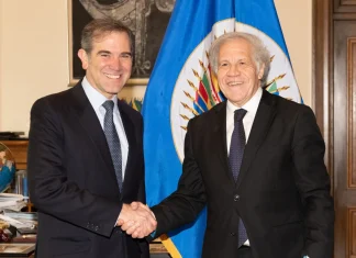 Lorenzo Córdova, lleva a cabo un «turismo político derechoso, facho»: AMLO
