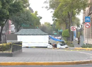Familiares de personas desaparecidas instalan plantón afuera de la Segob