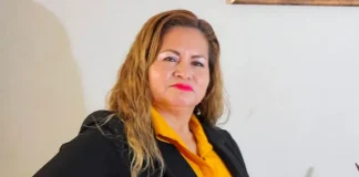 Se Comenta Solo Con / La Más Popular