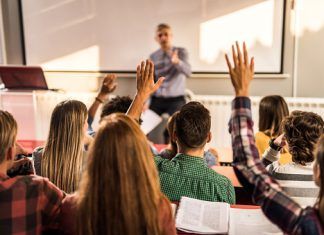 De la Ciudad / Adolescentes, ¿Con Dios o con el Maligno?