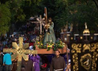 Poder Público / Turismo invadió Morelia