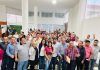 Grupos políticos cierran filas en torno a la maestra Delfina
