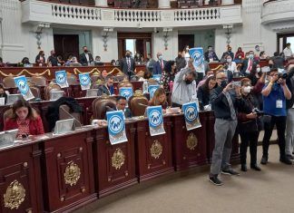 De la Ciudad / ¿Rasgarse las vestiduras?