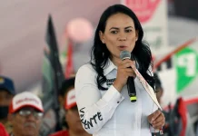 Entresemana / Alejandra, Claudia te ama