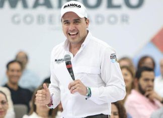 Manolo Jiménez candidato de «Va por México» en Coahuila acude a emitir su voto