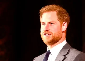 Príncipe Harry acusó a tabloides británicos de «incitar al aodio»