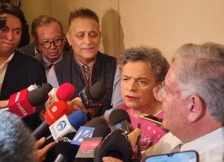 «Voy arriba en las encuestas», asegura Beatriz Paredes