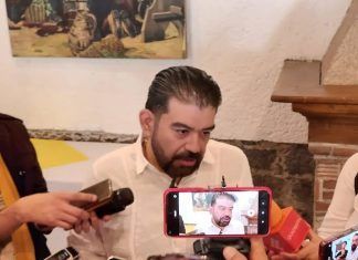 Poder Público / Ofrece Huacuz Esquivel un kilo de huevo al gobernador y a Ramírez Bedolla para que gobiernen