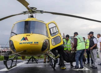 Trasladan a a Katmandú cuerpos de víctimas del helicóptero estrellado en Nepal