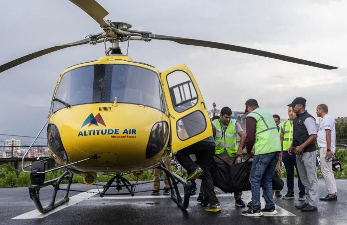 traslado-a-katmandu-de-los-cuerpos-de-las-victimas-del-accidente-aereo-en-nepal