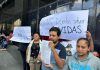 Padres de niños con cáncer acudieron a la FGR para denunciar a Iliana Patricia Figueroa
