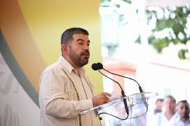 Poder Público / Toque de queda y guerra en tierra caliente