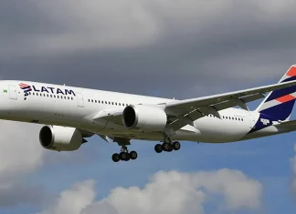 Piloto de Latam Airlines murió durante vuelo comercial