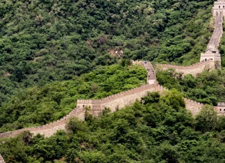 Detienen a dos personas por causar daños graves en la Gran Muralla China