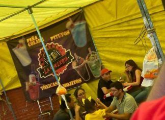 Artículo / ¡Tianguis corruptos y borrachos!