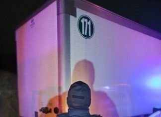 Recuperan trailer con reporte de robo, luego de intensa persecución