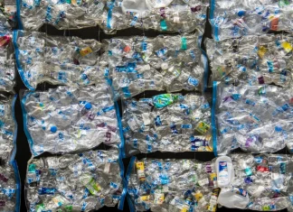 Más envases reutilizables para evitar 1 billón de botellas y vasos de un solo uso a 2030