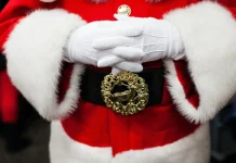 Santa Claus ya comenzó a repartir regalos