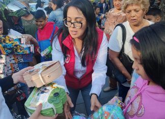 La caravana denominada “llegaron los Reyes Magos con la Barrios” entregó miles de juguetes